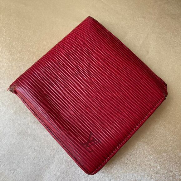 Authentic Louis Vuitton Red Epic Bifold Wallet
